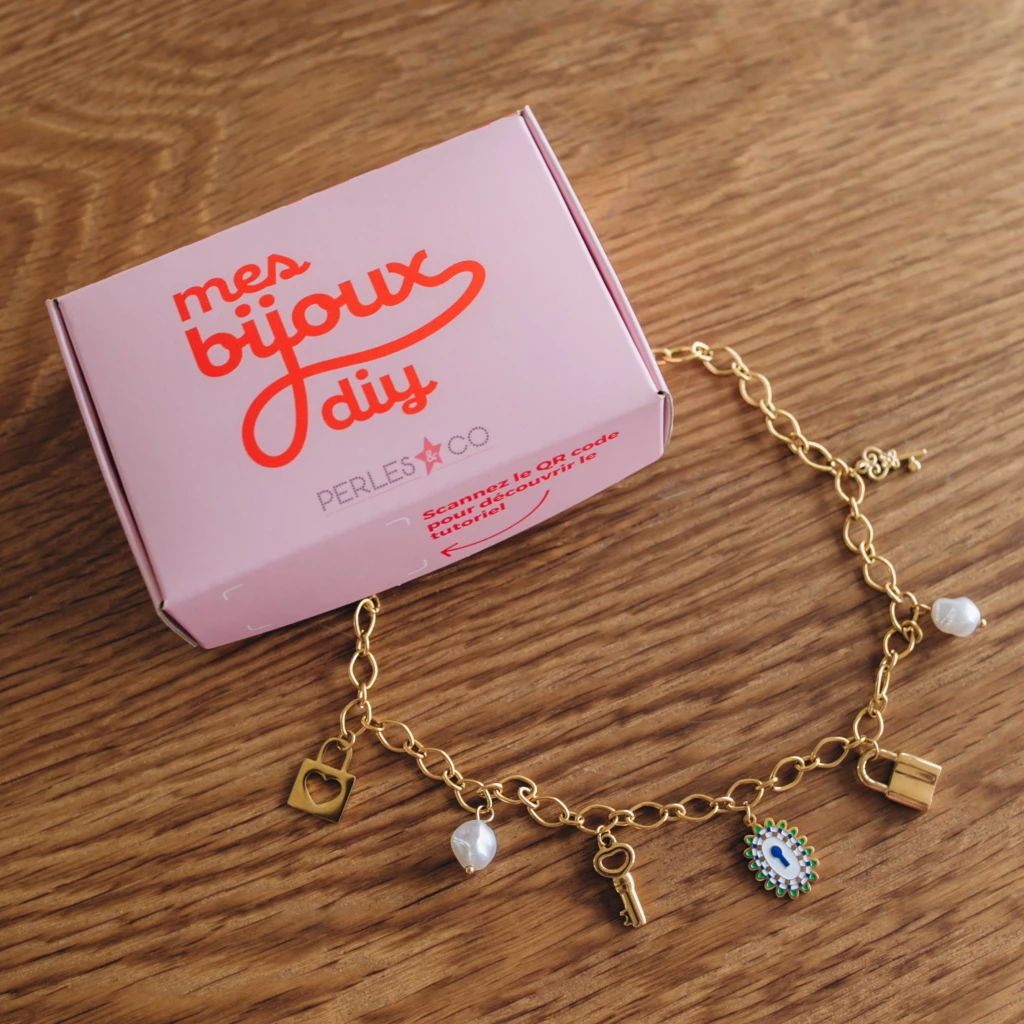 Beloved ❤️ Collana donna tre file in acciaio con cristalli briolè neri - Charms pendenti a tema - Lunghezza regolabile con moschettone - Quadrifogli (Alberi della vita