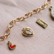 I miei gioielli fai-da-te - Kit di gioielli Collana con charms Cuori in acciaio inossidabile Dorato