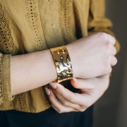 Bracciale martellato 29x175 mm - Dorato con oro fino x1