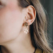 Ciondolo fiore martellato 16x14,5 mm - Dorato con oro fino x1