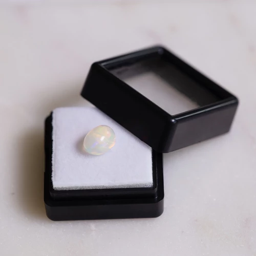 Opale ovale etiope 8,8x6,8 mm - 1,20 carati