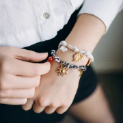 Bracciale a fiori in tessuto legato con 3 anelli - Acciaio inossidabile 304L Dorato - Blu x18cm