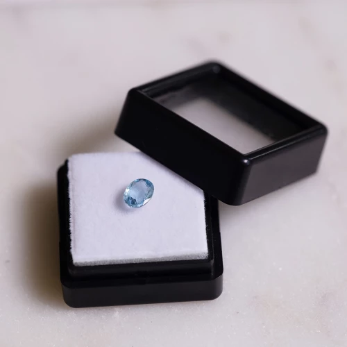 Acquamarina ovale 6,5x5 mm - 0,65 carati