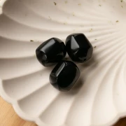 Perla irregolare in resina opaca barocca 19x15 mm - Nero x1