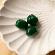 Perla barocca irregolare in resina opaca 19x15 mm - Verde smeraldo x1