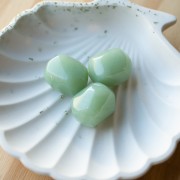 Perla barocca irregolare in resina traslucida 22x17 mm - Lichene marmorizzato x1