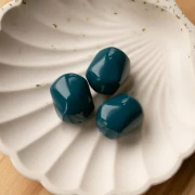 Perla irregolare in resina opaca barocca 22x17 mm - Blu pavone x1