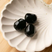 Perla barocca irregolare in resina opaca 22x17 mm - Nero x1