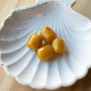 Perle tubolari in resina traslucida 16x14 mm - Giallo miele marmorizzato x4