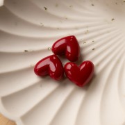 Perla cuore in resina opaca 15,5x18 mm - foro orizzontale - rosso carminio x1