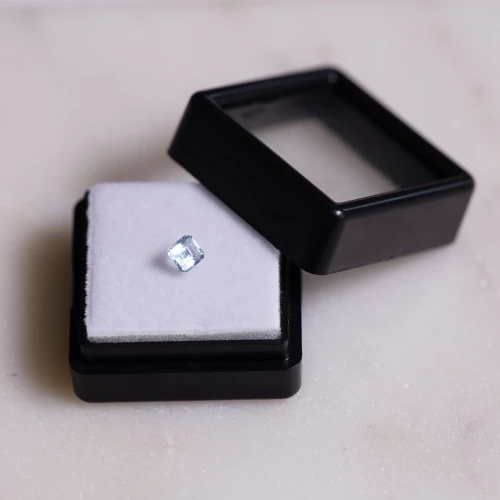 Acquamarina rettangolare 4,1x3,8 mm - 0,50 carati