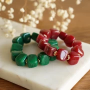 Perla cubica irregolare 15x13 mm in resina traslucida - Bordeaux marmorizzato x1