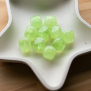Perle cubiche irregolari 16x17 mm - Acrilico traslucido Verde chiaro marmorizzato x10