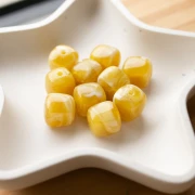 Perle irregolari a forma di cubo 16x17 mm - Acrilico traslucido - Marmo senape x10