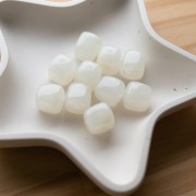 Perle cubiche irregolari 16x17 mm - Acrilico traslucido - Bianco marmorizzato x10