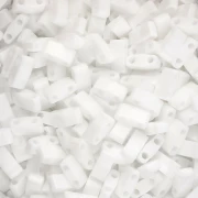 Perline Miyuki Mezzo Tila 5x2,3x1,9 mm HTL-402 - Bianco confezione da 100g