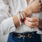 Mes bijoux fai da te - Kit di 4 braccialetti elastici con perline tubolari - Versione oro