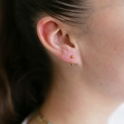 Orecchini a cerchio con pallina da 10 mm riempita d'oro (oro laminato) x1