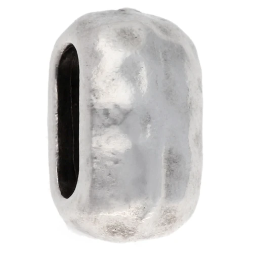 Passante ovale martellato 10x6 mm per lacci da 6 mm - argento fino invecchiato x1