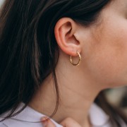 Orecchini a cerchio tondo martellato 23 mm - filo 2,5 mm - acciaio 316L e 201 placcato oro x2