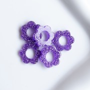 Ciondolo a forma di fiore in acrilico da 14 mm - Glitter viola x1