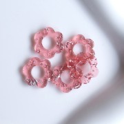 Ciondolo a forma di fiore in acrilico da 14 mm - Rosa trasparente - Glitter argento x1