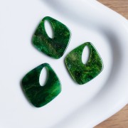 Ciondolo in acrilico con diamante cavo 28x25 mm - Glitter verde scuro marmorizzato x1