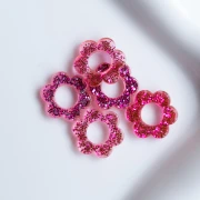 Ciondolo fiore in acrilico 14 mm - Fuschia glitter x1