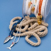 Ciondolo etnico a forma di pugnale 39x17 mm - Impiallacciatura in argento invecchiato x1