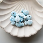 19x11,5 mm Perla di pesce in ceramica a pois - Azzurro - Bianco x1