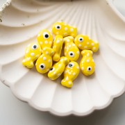 19x11,5 mm Perlina pesce in ceramica, a pois - Giallo - Bianco x1