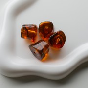 Perle irregolari in acrilico trasparente 16x20 mm - Ambra marmorizzata x4