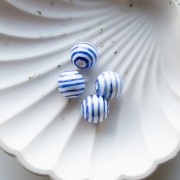Perline rotonde in ceramica a righe 12 mm - Bianco - Blu scuro x4