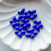 Perla fiore irregolare 18x17 mm in vetro opaco - Blu scuro x1
