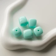 Perle cubiche irregolari 16x17 mm - seconda scelta - Acrilico opaco Blu smerigliato x10