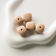 Perle cubiche irregolari 16x17 mm - seconda scelta - Acrilico opaco - Taupe x10