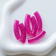 Perle tubolari curve 32x8 mm in acrilico trasparente - Fucsia Brillantini Argento x6