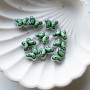 Perle di vetro a farfalla 14x10 mm - Verde salvia - Nero x1