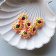 Perla rotonda in vetro appiattito 20 mm - motivo fragola - Giallo - Rosa - Rosso x1