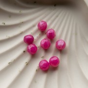 Perla rotonda irregolare sfaccettata da 8 mm in resina traslucida, rosa fucsia marmorizzato, x8