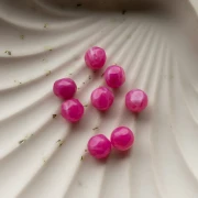 Perla rotonda irregolare sfaccettata da 8 mm in resina traslucida, rosa fucsia marmorizzato, x8