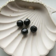 Perla rotonda irregolare sfaccettata da 10 mm in resina opaca - Nero con brillantini x6