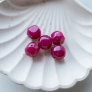 Perline sfaccettate tonde irregolari da 14 mm in resina traslucida - Fucsia x1