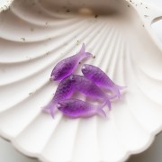 Ciondolo a forma di pesce 27x9 mm in resina - Viola traslucido x1