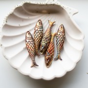 Ciondolo a forma di pesce 48x11,5 mm in resina - Bronzo - Marmo multicolore x1