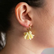 Zecchini a forma di petali di fiore ricurvi, 14x10,5 mm, in resina - Bordeaux, 8 pezzi