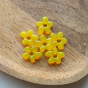 Perla fiore irregolare 18x17 mm in vetro traslucido - Giallo x1