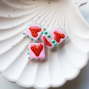 Perlina di vetro quadrata da 17 mm con piccole sfere - Cuore - Rosa - Rosso x1