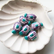 Perla pesce in ceramica 23x16 mm - motivo a strisce - Viola - Turchese x1