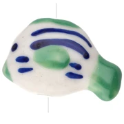 Perlina pesce in ceramica 23x16 mm - motivo a strisce - Verde - Blu - Bianco x1